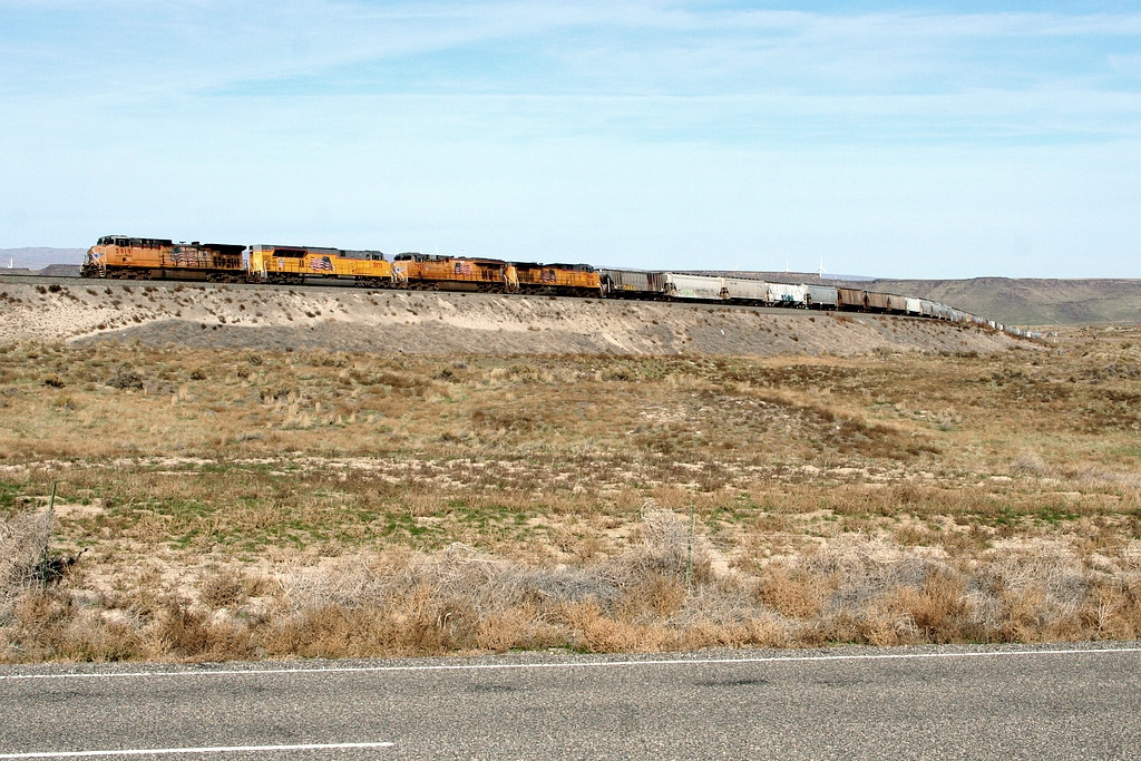 UP WB grain train